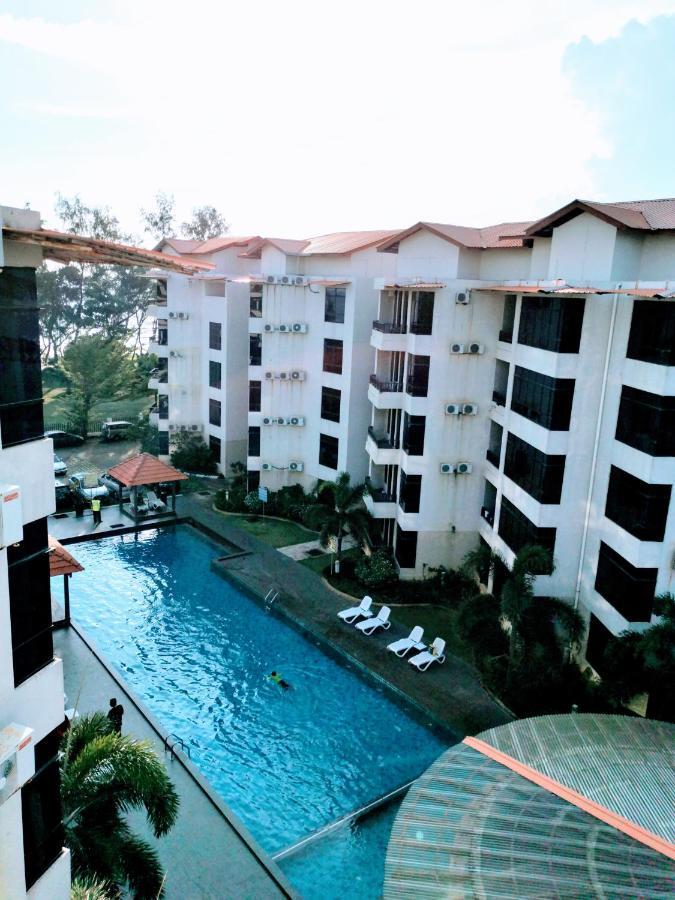 Samsuria Private Front Apartment *